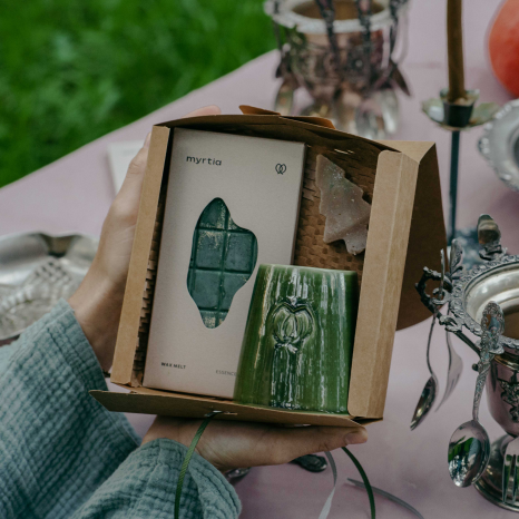 Gift Box 3: "The Cozy Aroma Set"