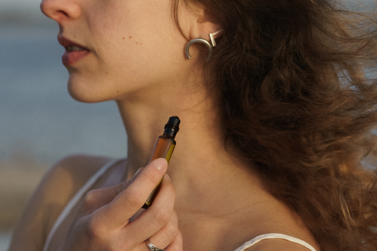 Η Δύναμη των Αιθέριων Ελαίων στη Φυσική Περιποίηση της Επιδερμίδας